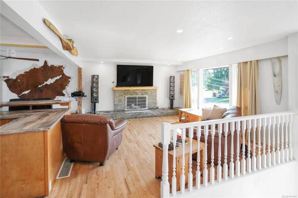 536 Strathdee Pl, Colwood, BC V9C 2R6