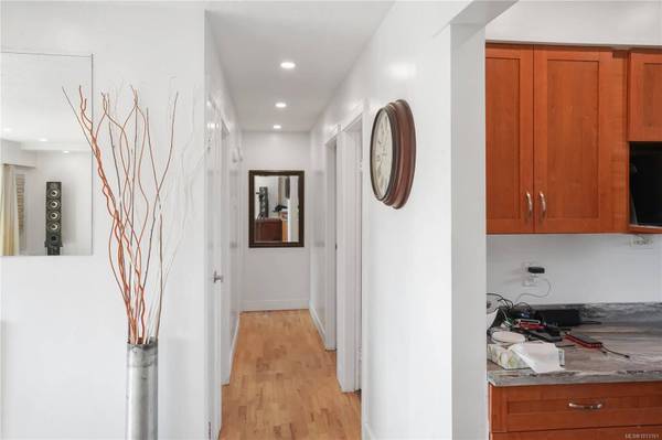 536 Strathdee Pl, Colwood, BC V9C 2R6