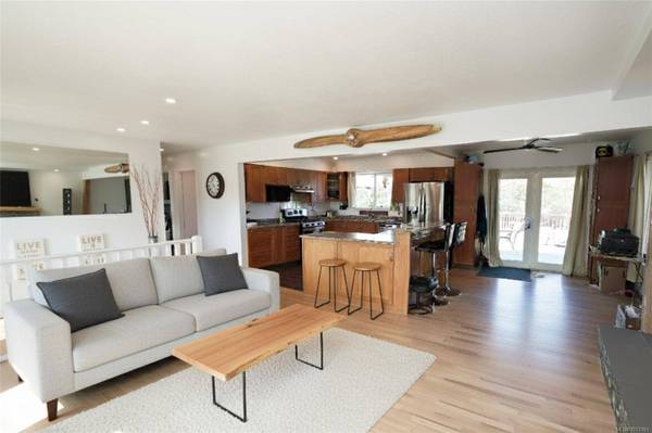 536 Strathdee Pl, Colwood, BC V9C 2R6