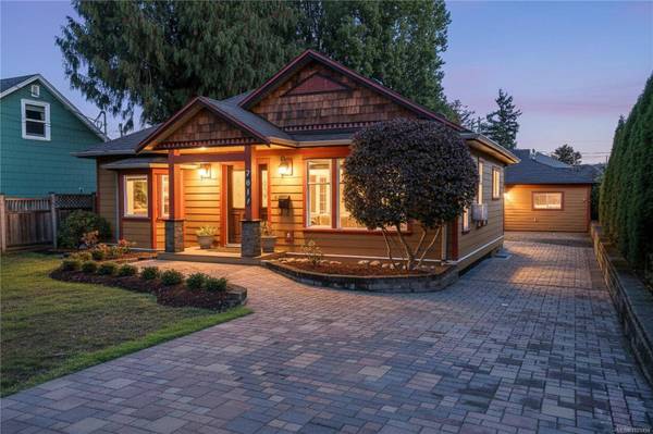 2617 Doncaster Dr, Victoria, BC V8R 2W5