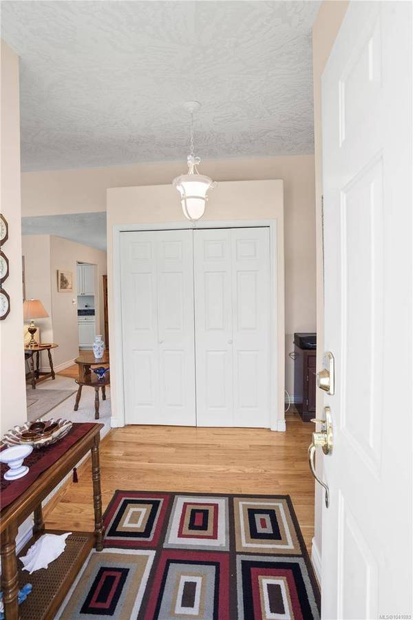 101 Raven Crt, View Royal, BC V9A 7M2