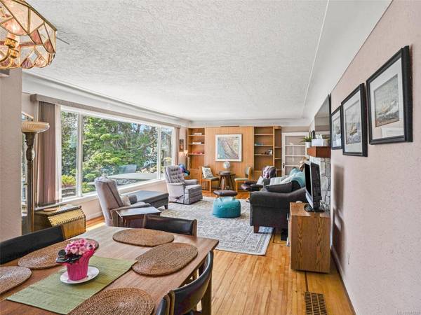 549 View Royal Ave, View Royal, BC V9B 1B9