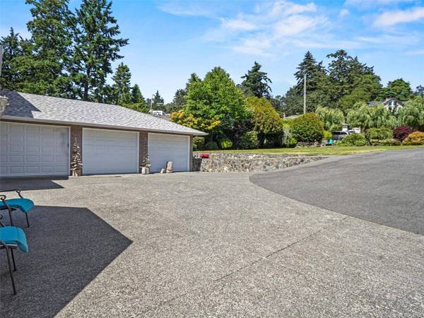 549 View Royal Ave, View Royal, BC V9B 1B9