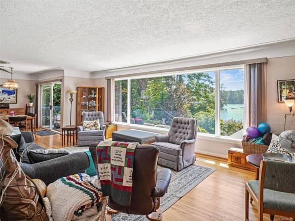549 View Royal Ave, View Royal, BC V9B 1B9