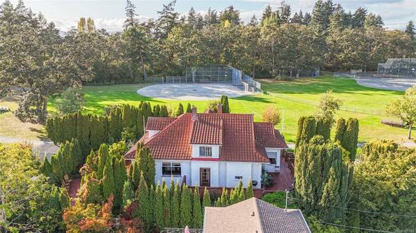 1295 Santa Rosa Ave, Saanich, BC V8Z 2V5