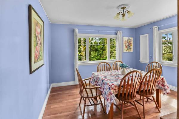 180 Island Hwy, View Royal, BC V9B 1G2