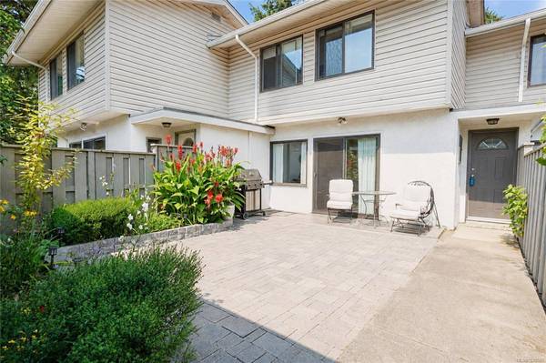 610 McKenzie Ave ##27, Saanich, BC V8Z 2A7