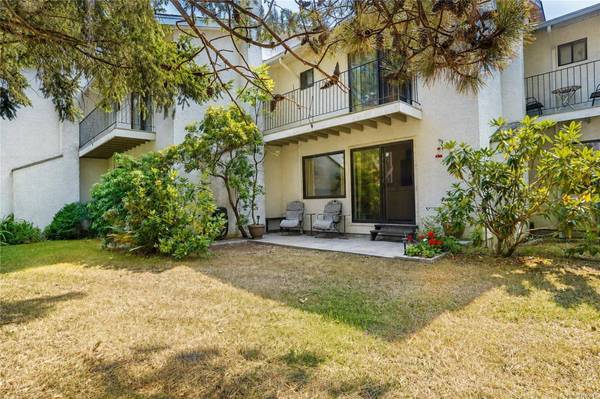 610 McKenzie Ave ##27, Saanich, BC V8Z 2A7