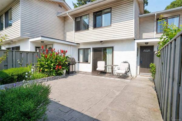 610 McKenzie Ave ##27, Saanich, BC V8Z 2A7