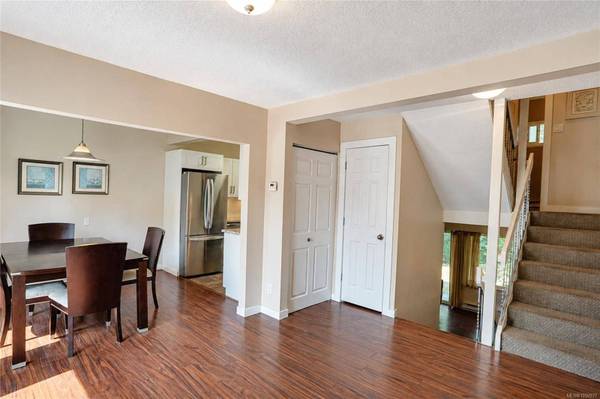 610 McKenzie Ave ##27, Saanich, BC V8Z 2A7