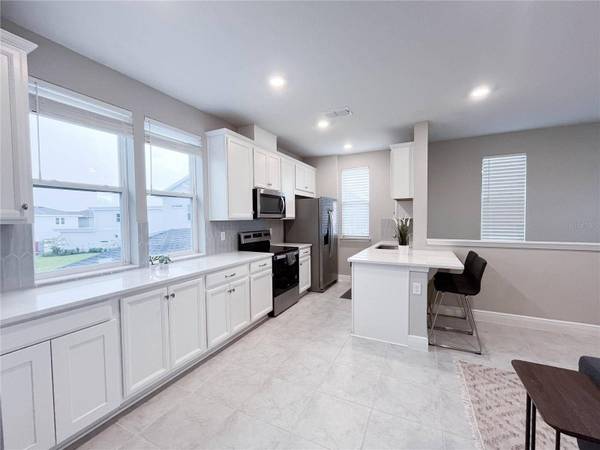 9806 SHARPLESS ALY, Orlando, FL 32827