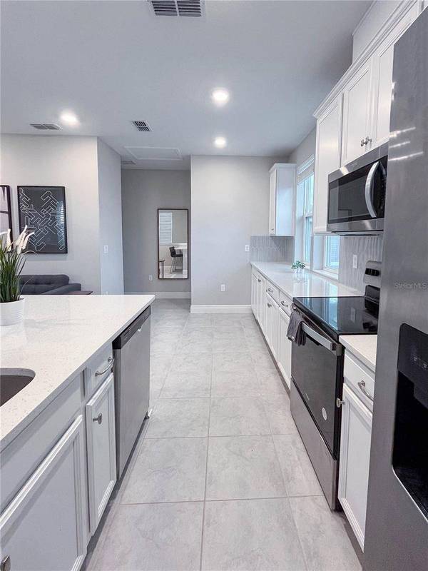 9806 SHARPLESS ALY, Orlando, FL 32827