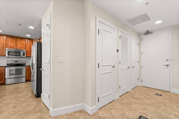 101 S EOLA DR #1010, Orlando, FL 32801