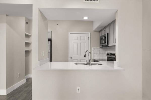 322 E CENTRAL BLVD #1404, Orlando, FL 32801