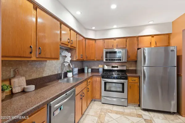 8 Hialeah, West Long Branch, NJ 07764
