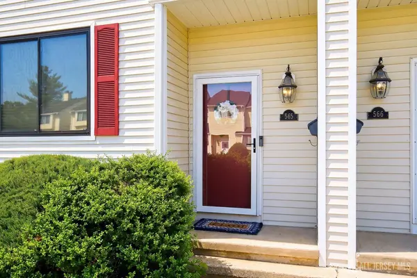 565 Clubhouse DR, Middletown, NJ 07748