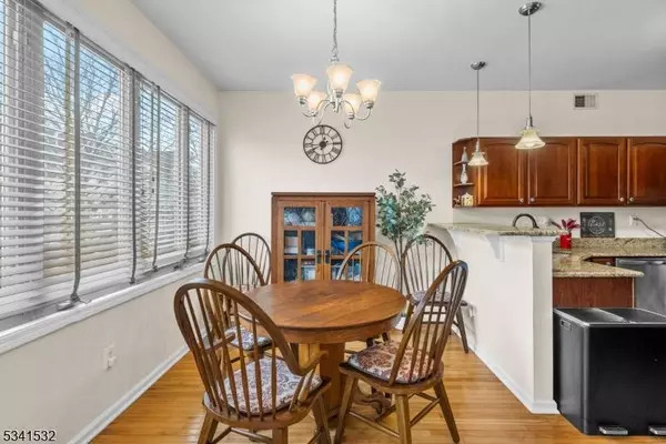 1 Carrington Pl, Clifton City, NJ 07013