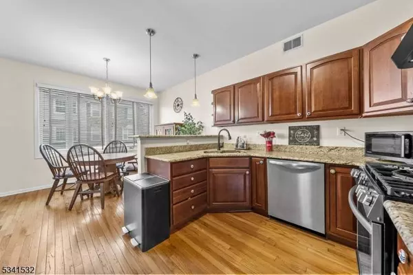 1 Carrington Pl, Clifton City, NJ 07013