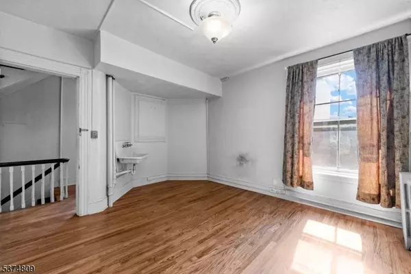 47 Roseville Ave, Newark City, NJ 07107