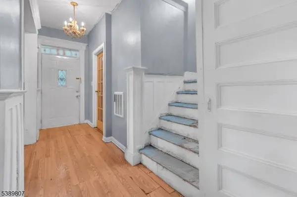 42 Nairn Pl, Newark City, NJ 07108