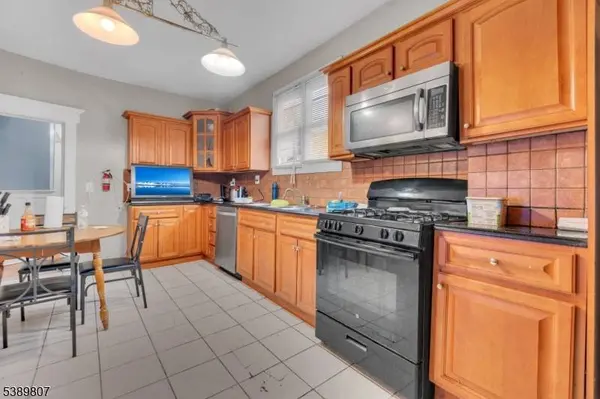 42 Nairn Pl, Newark City, NJ 07108