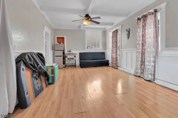 42 Nairn Pl, Newark City, NJ 07108