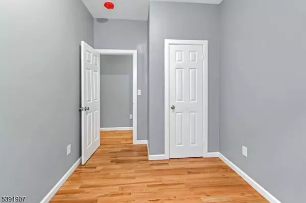 422 18th Ave, Newark City, NJ 07108