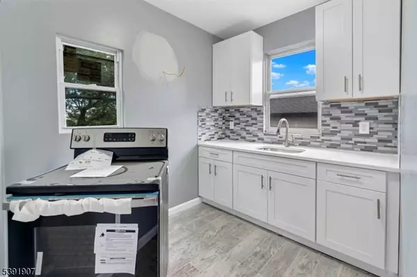 422 18th Ave, Newark City, NJ 07108