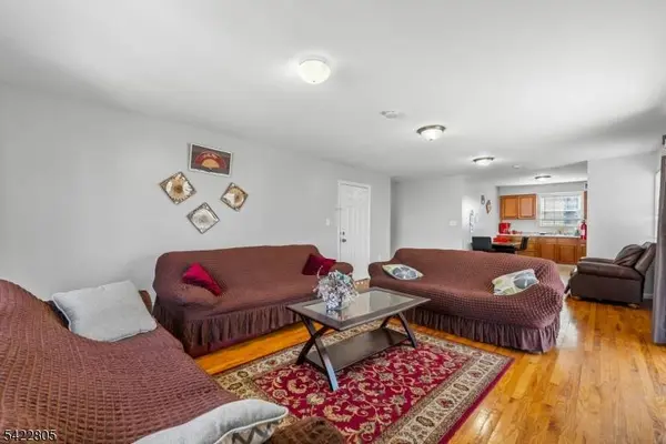 128 Leslie St, Newark City, NJ 07112