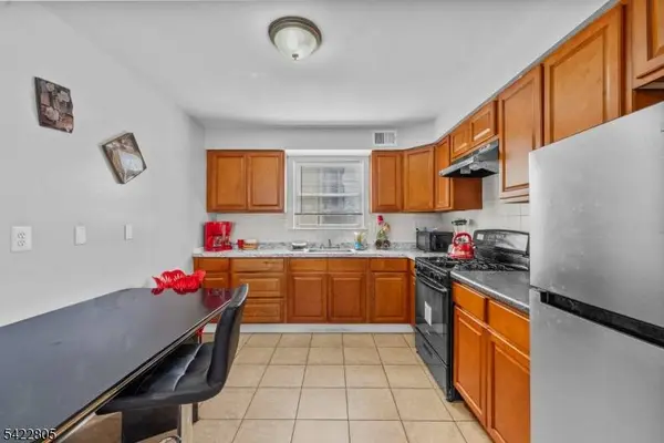 128 Leslie St, Newark City, NJ 07112