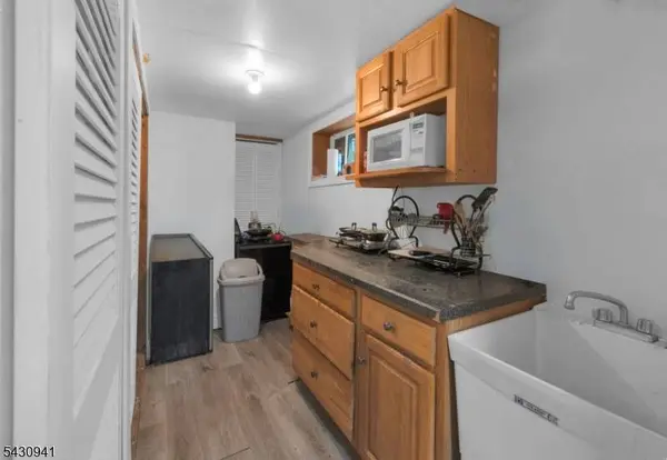 179 Dewey Ave, Totowa Boro, NJ 07512