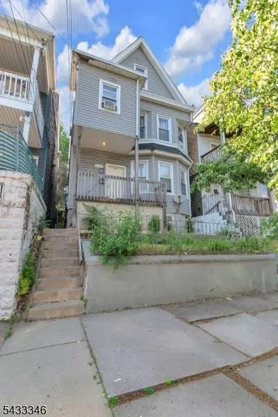 135 N 4Th St
