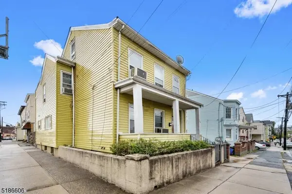 160 5Th Ave, Paterson City, NJ 07524