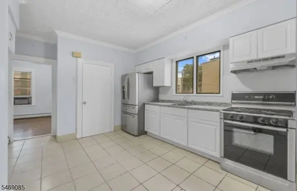 160 5Th Ave, Paterson City, NJ 07524