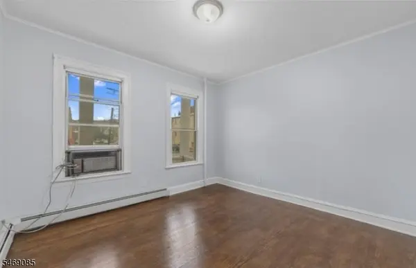 160 5Th Ave, Paterson City, NJ 07524