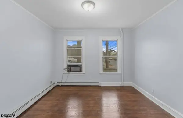 160 5Th Ave, Paterson City, NJ 07524