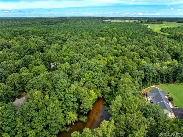 139R Mary Court, Bracey, VA 23919