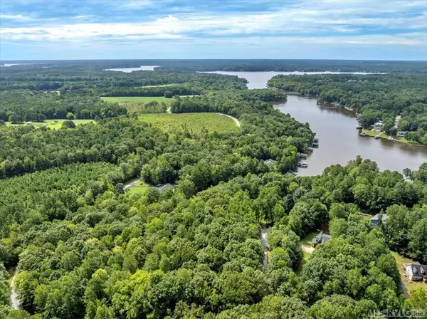 139R Mary Court, Bracey, VA 23919