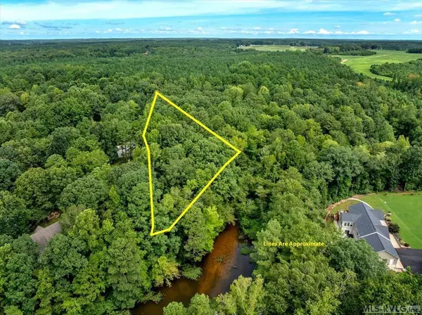 139R Mary Court, Bracey, VA 23919