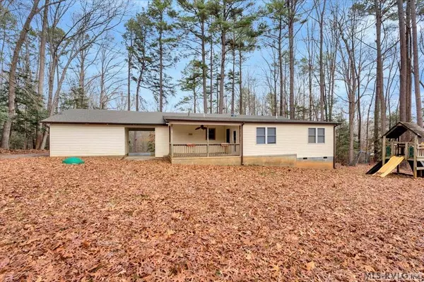 115 Fairview Terr, Bracey, VA 23919