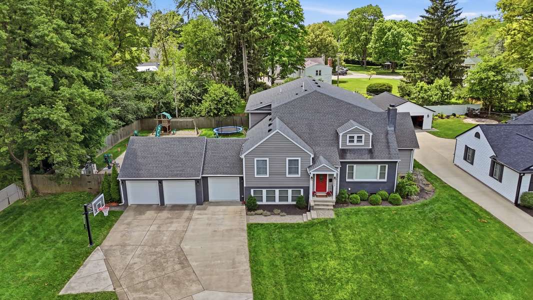 505 S Broadmoor Blvd, Springfield, OH 45504-1137