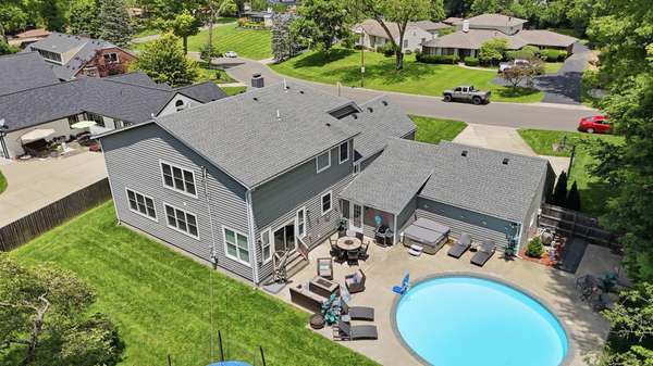 505 S Broadmoor Blvd, Springfield, OH 45504-1137
