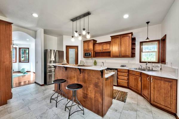 10310 Hirschdale Road, Truckee, CA 96161-0000