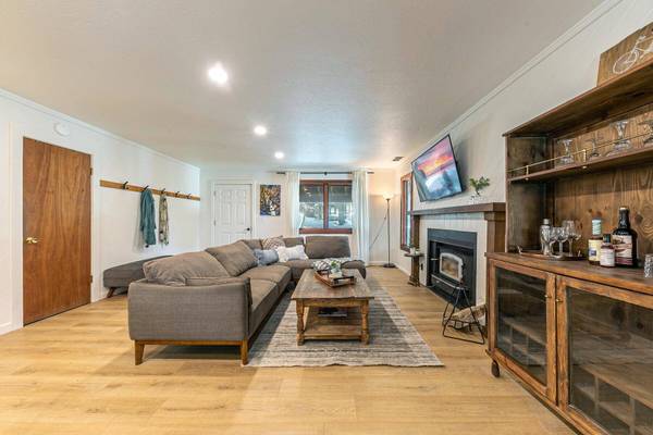11046 Bolzano Way, Truckee, CA 96161-0000