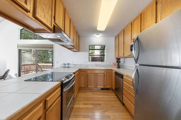 11059 Zermatt Drive, Truckee, CA 96161-0000