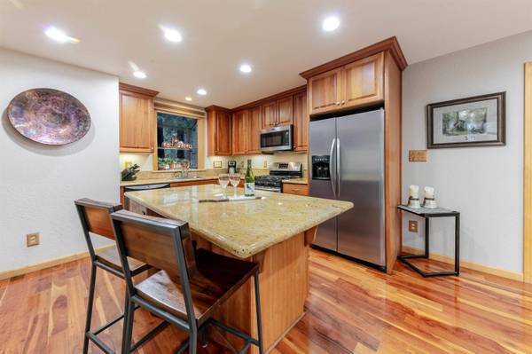 10060 Donner Lake Road, Truckee, CA 96161-0000