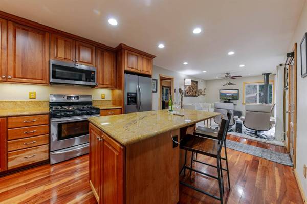 10060 Donner Lake Road, Truckee, CA 96161-0000