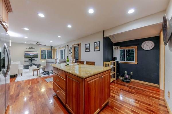 10060 Donner Lake Road, Truckee, CA 96161-0000