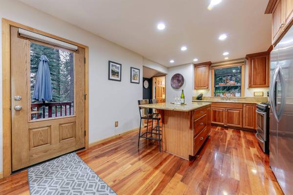 10060 Donner Lake Road, Truckee, CA 96161-0000