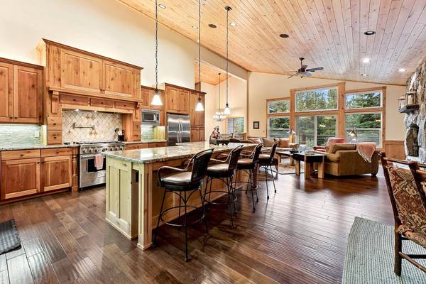 11163 Sitzmark Way, Truckee, CA 96161-0000